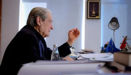 Protesta e 10 shkurtit-Berisha flet për skenarin: Qëndrimi në shesh gjersa të largojmë regjimin? Jemi drejt kësaj rruge! Porosia për drejtuesit e PD