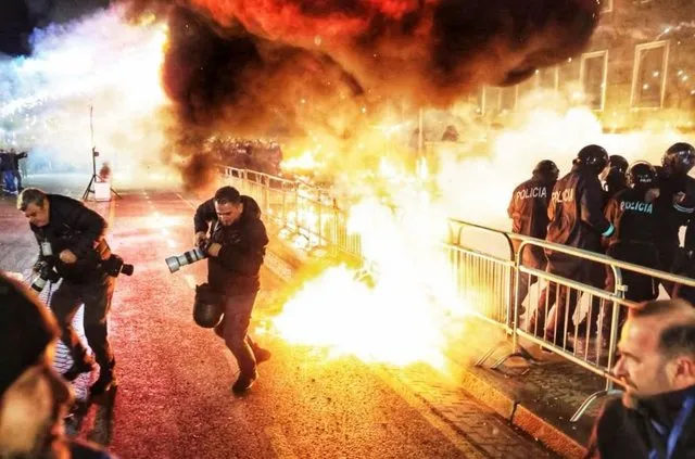 Protesta e Berishës, sondazhi: 55.7% nuk mbështesin as arsyen e as dhunën