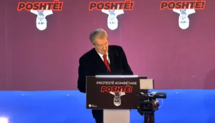 Protesta e opozitës, Berisha në podium: U ngritëm nga hiri si feniksi, plagosëm për vdekje bishën narko-diktaturë