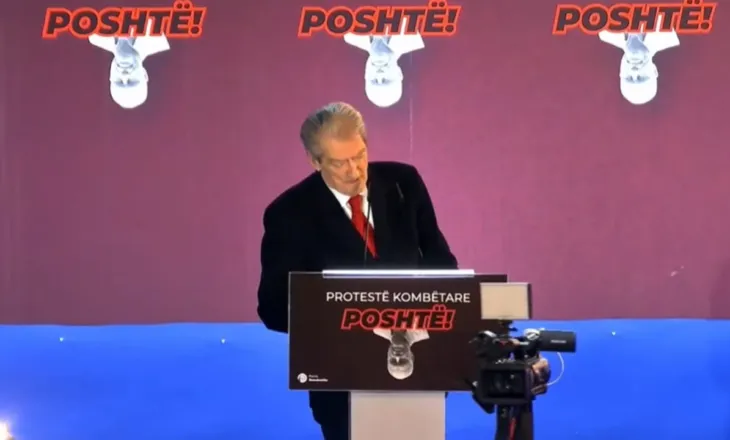 Protesta e opozitës, Berisha në podium: U ngritëm nga hiri si feniksi, plagosëm për vdekje bishën narko-diktaturë