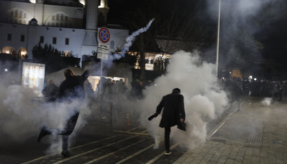 Protesta e opozitës më 24 janar, AMP nis hetimet për shoqërimin e të miturit