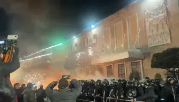 Protesta e PD/ Policia njoftim zyrtar: 11 efektivë të lënduar, 17 të arrestuar, procedohen 3 deputetët e PD