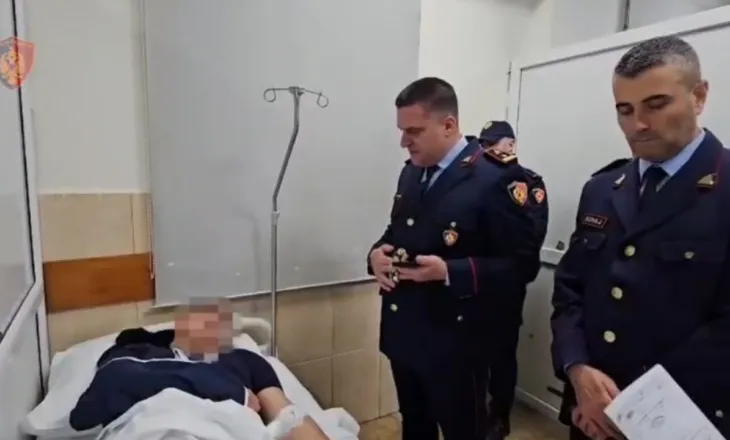 Protesta e PD-së, policia deklaratë zyrtare: Janë plagosur 11 efektivë, u shoqëruan 23 persona/ Elton Alushi viziton të lënduarit në spital