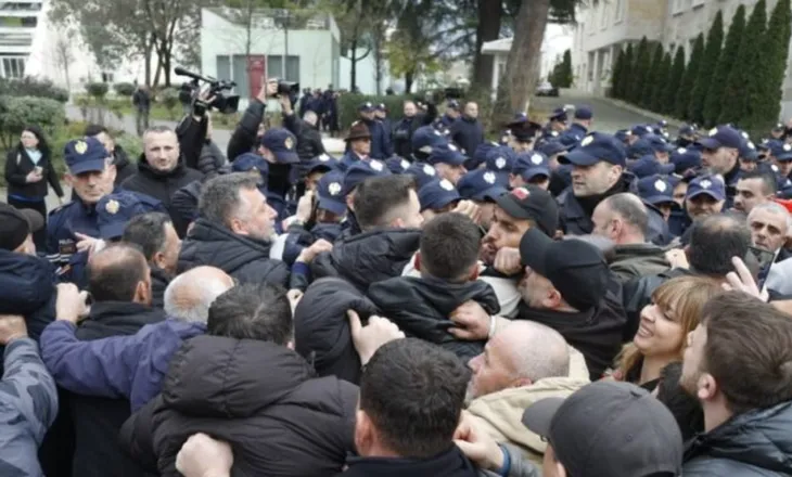 Protesta e “Shqipëria Bëhet”, Policia arreston 4 persona, 9 të proceduar, mes tyre dhe Lapaj