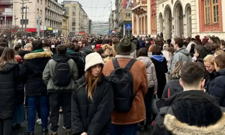 Protesta kundër Vuçiç, mijëra në shesh kundër neglizhencës së qeverisë në arsim, shkolla e universitete