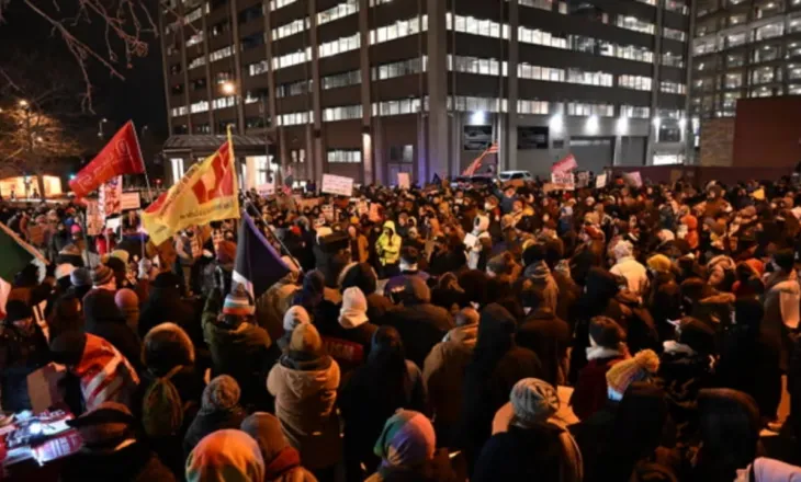 Protesta masive në SHBA pas vrasjes së Alex Pretti-it, përplasje të forta me Agjencinë e Emigracionit dhe Doganave