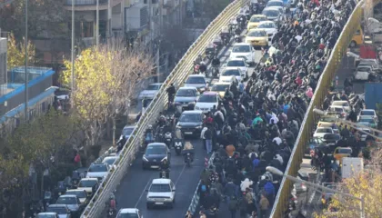 Protesta mbarëkombëtare në Iran, raportohet për dhjetëra viktima/ Bllokohet interneti në të gjithë vendin