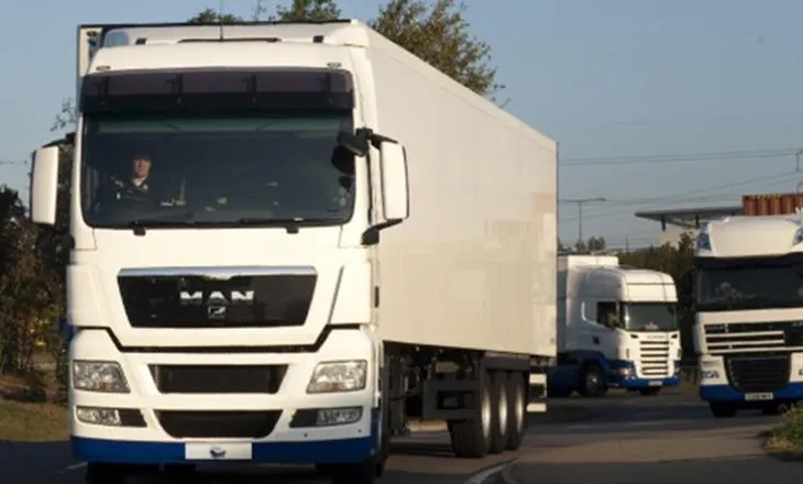 Protesta në Mal të Zi e Maqedoninë e Veriut, bllokohet qarkullimi i kamionëve