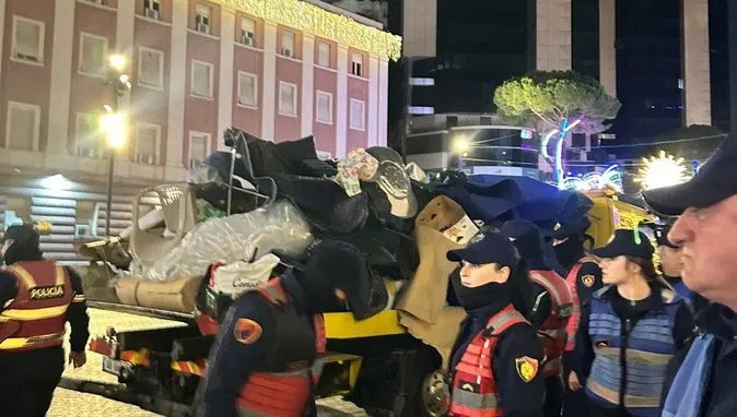 Protesta para kryeministrisë, Policia ndërhyrje sërish gjatë natës! Lapaj dërgohet në spital