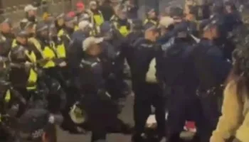 Protesta të dhunshme para ambasadës iraniane në Londër