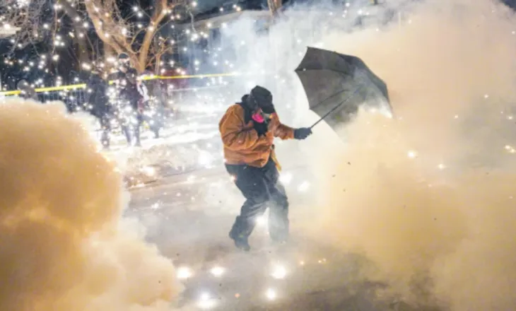 Protestat e ashpra në Minneapolis, Trump: Do të shtojmë forcat ushtarake në Minesota, nëse politikanët e korruptuar nuk…