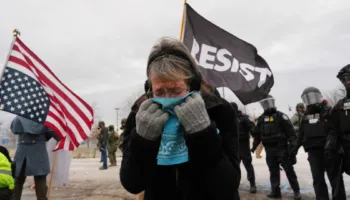 Protestat kundër autoriteteve të anti-imigracionit në Minesota, Pentagoni vendos në gatishmëri 1500 ushtarë në rast përshkallëzimi