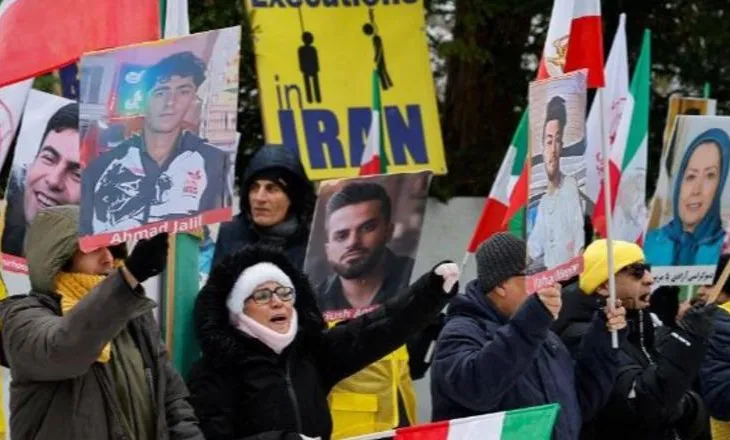 Protestat masive trondisin Iranin, raportohen për 16 viktima