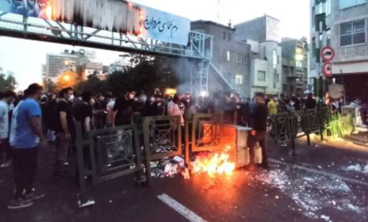 Protestat në Iran, Franca, Gjermania dhe Britania dënojnë vrasjen e protestuesve