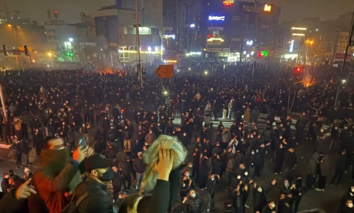 Protestat në Iran, raportohet për dhjetëra të vdekur e mijëra të arrestuar