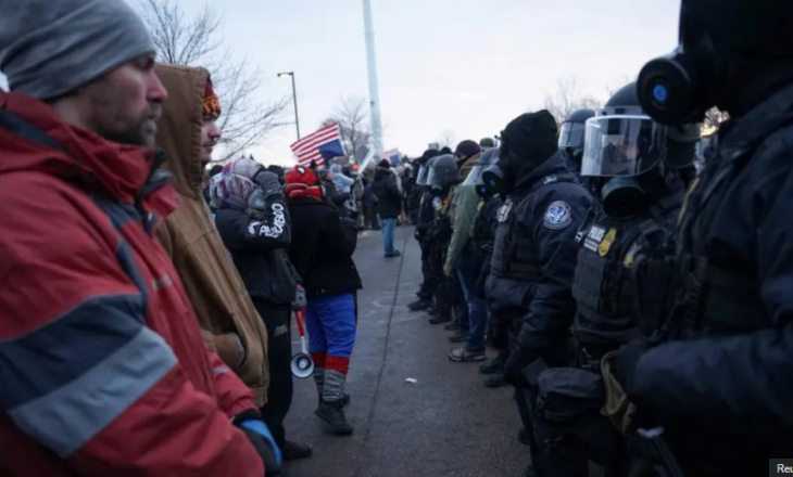 Protestuesit ndërpresin shërbesën kishtare në Minnesota, hetohen nga policia