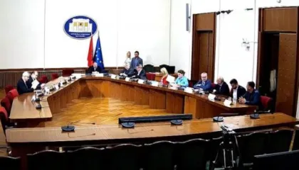 PS merr hapin e parë: Komisionet e posaçme pa veton e PD, Mazniku: Ndryshojmë përbërjen e komisionit të Territoriales