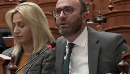 “Pse është mbyllur hipoteka e Vlorës?”, Bardhi: Policia nuk i garanton dot funksionarët e këtij shteti