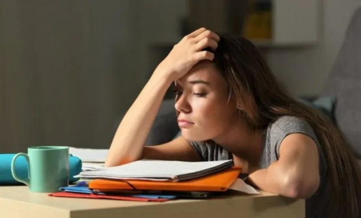 Pse janari na duket muaji më i gjatë i vitit dhe çfarë të bëjmë për të ruajtur motivimin