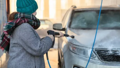 Pse nuk është mirë të lani makinën në temperatura jashtëzakonisht të ulëta?