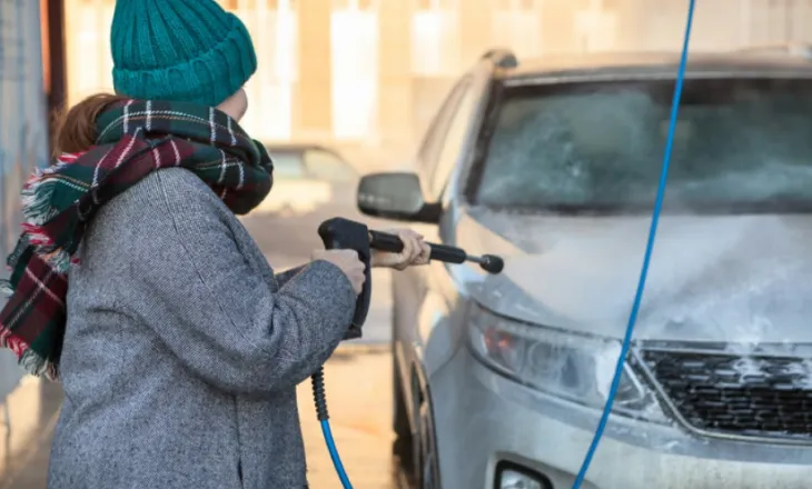 Pse nuk është mirë të lani makinën në temperatura jashtëzakonisht të ulëta?