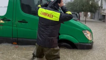 Pse përmbytet Durrësi? Urbanisti: Janë devijuar kanalet kulluese