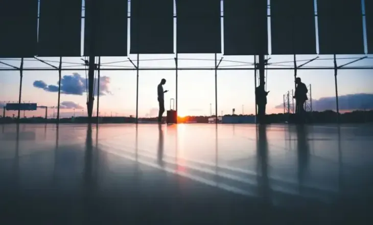 Pse të zgjidhni fluturime herët në mëngjes për udhëtimet tuaja