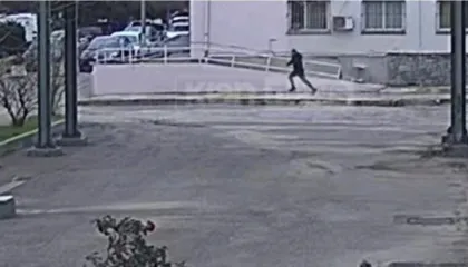 Publikohen pamjet e Altin Ndocit duke u arratisur nga Spitali i Durrësit