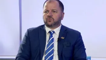 “Qeveria nuk bie me protesta 2-orëshe”, Maliqi: Deputetët të shkojnë në grevë urie, të ngremë çadër para Kryeministrisë ose…