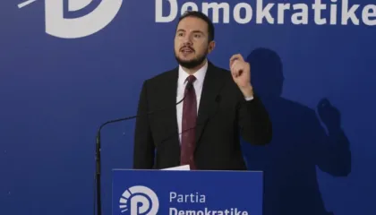 “Qeveria po shkatërrohet pjesë-pjesë”, Salianji: Duhet të marrim pushtetin dhe t’i ngremë kokën Shqipërisë