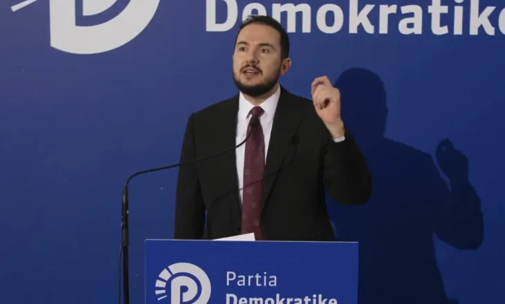 “Qeveria po shkatërrohet pjesë-pjesë”, Salianji: Duhet të marrim pushtetin dhe t’i ngremë kokën Shqipërisë