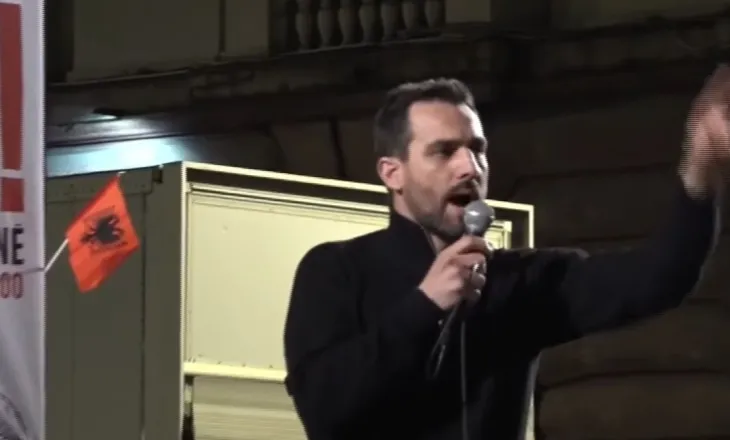 “Qeveria po vendos pengesa ndaj drejtësisë”, Lapaj në protestë: Me Belindën në krah, Rama po i bën karshillëk shoqërisë