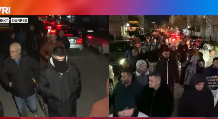 Qindra qytetarë të Durrësit protestojnë kundër Emiriana Sakos dhe qeverisë/ Pas dy orësh marshim përfundon protesta