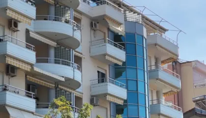 Qiratë rritën çmimet në fundvit/ Inflacioni arriti në 2.3% në dhjetor 2025, edhe ushqimet u shtrenjtuan