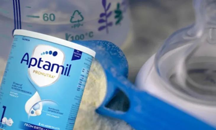 Qumështi formulë “Aptamil 1″ me baktere! AKU: Në Shqipëri u shpërndanë 276 kuti, shkakton helmim