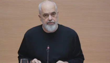 Qytetarët të përmbytur, Rama: Bëni durim, nuk është nevoja për britma