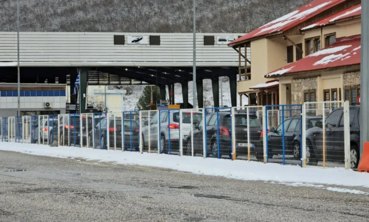 Radhë në kufirin me Greqinë, shkak vonesat nga sistemi i ri i kontrollit nga pala greke