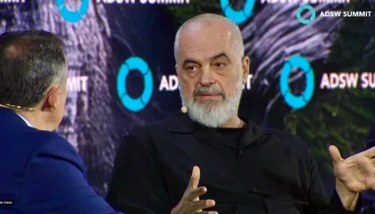 Rama: Integrim me ndihmën e “AI”, “Diella” po punon që prokurimet të kryhen nga inteligjenca artificiale