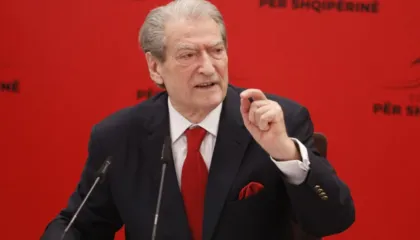 “Rama ka më shumë pushtete se diktatori Enver Hoxha”/ Berisha mbledh kryetarët e degëve