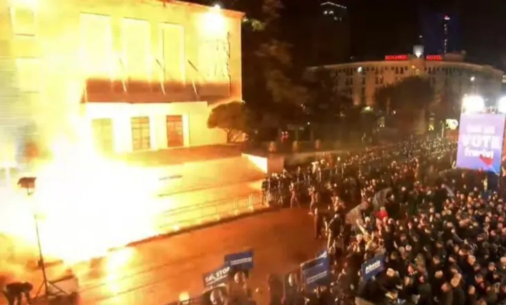 Rama komenton protestën: Mercenarë të paguar nga rrugaçët e lagjeve! Bardhi: Gazi i skaduar nuk të shpëton dot më! (REAGIMET)