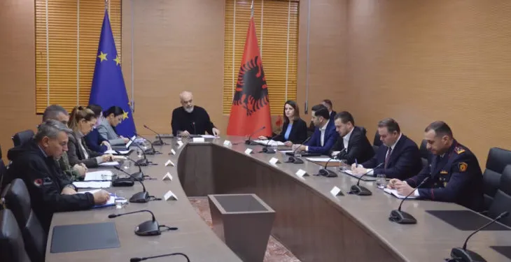 Rama mbledh Komitetin e Emergjencave Civile me Ballukun në krah: Fajin e ka opozita