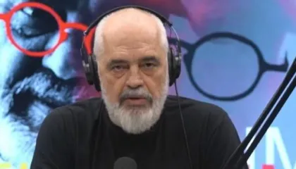 ‘Rama ndalon ministrat të takojnë biznesmenët, por vetë ndërhyn te tenderat’, Hoxha: Shkelje e hapur e Kodit të Etikës