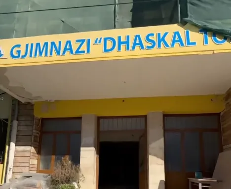 Rama ndan pamjet: Rikonstruksioni i ‘Dhaskal Todrit’ sjell klasa moderne për 600 nxënës dhe salla për mësuesit