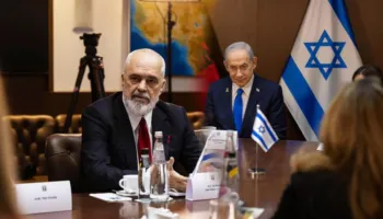 Rama në Izrael, takohet me kryeministrin Benjamin Netanyahu