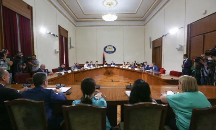 Rama nis rrugën drejt Parlamentarizmit njëpartiak: Ndryshon rregullat e lojës për territorialen për të përjashtuar opozitën