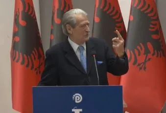 ‘Rama nuk ia heq imunitetin Ballukut se ajo i thotë të marr me vete’,Berisha: Gjykatës Kushtetuese i është bërë presion