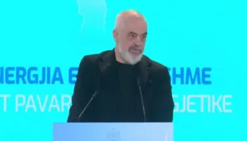 Rama: Parku eolik i Tropojës për 12 muaj duhet të hyjë në rrjetin e prodhuesve