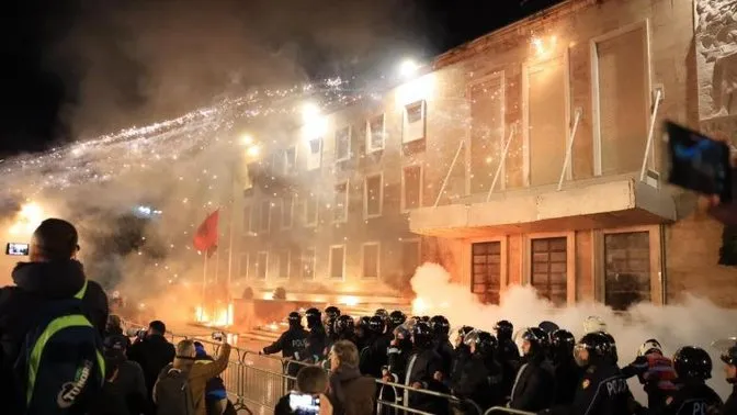 Rama për protestën e PD: Ngjajnë si jashtëderdhja në rrugë e plakut të lajthitur