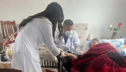 Rama publikon pamjet nga Durrësi: Mjekët dhe ekipet shëndetësore në shërbim të banorëve në zonat e prekura nga moti