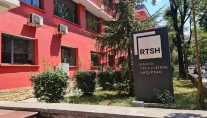 Rama: RTSH të mbyllet/ Reagimet: Shkarko qeverinë tënde më parë